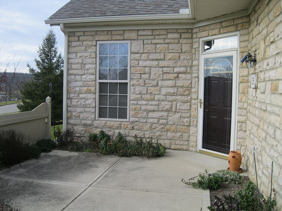 1st image of 25 Autumn Woods Dr