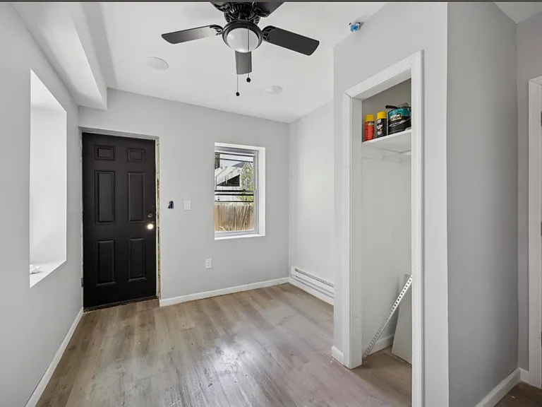 7013 Saybrook Ave — Photo 2