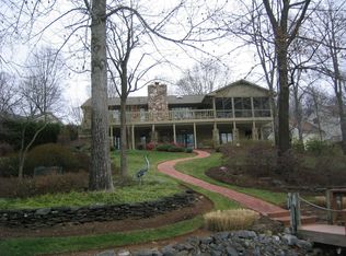 526 Anchor Dr, Moneta, VA 24121