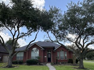8739 Saratoga Dr, Sugar Land, TX 77479