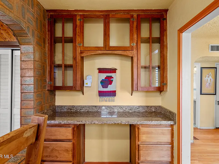 515 Gregory Ave — Photo 13