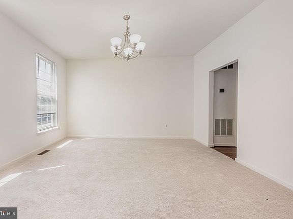 4th image of 1311 Walker Dr