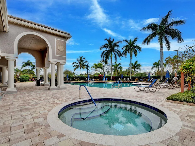 4085 Bahia Isle Cir — Photo 32
