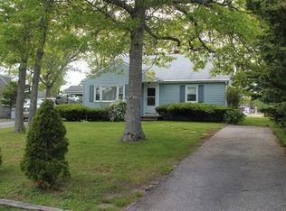 17 Rosary Ln, Hyannis, MA 02601