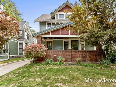 272 Henry Ave SE, Grand Rapids, MI, 49503