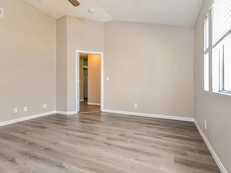 3316 Sturbridge Cir — Photo 11