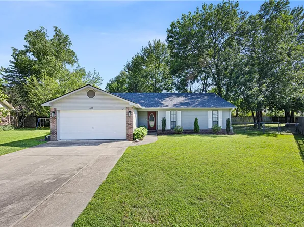 603 Cricket Cv, Russellville, AR 72801