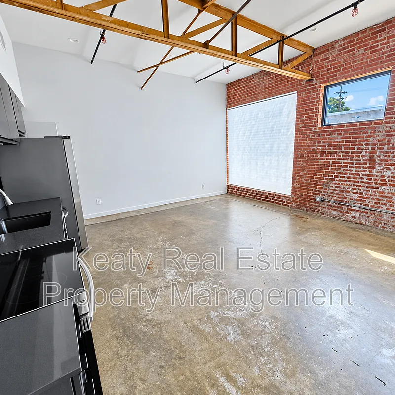 2 bed, 2.0 bath, $1,600 — Photo 3