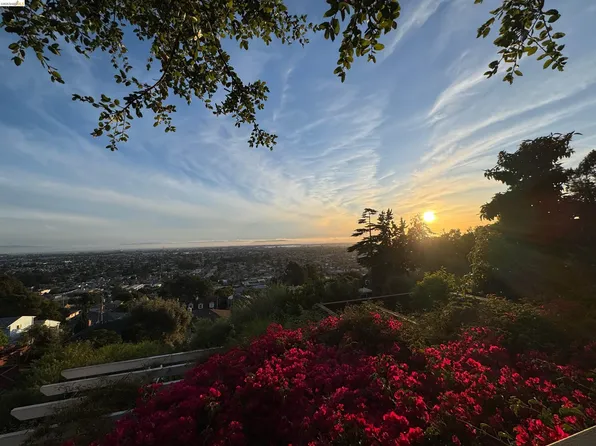 7907 Michigan Ave, Oakland, CA 94605