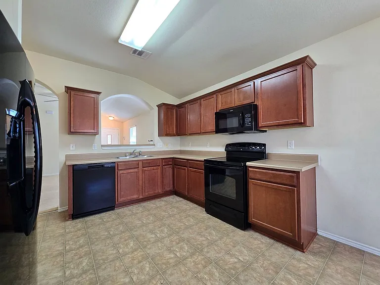 4604 Black Forest Ln — Photo 9