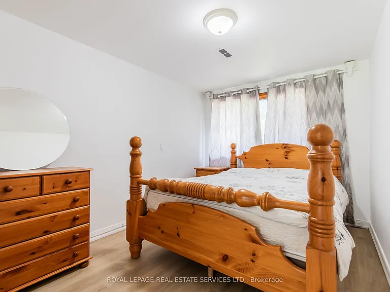 227 Lakeshore Rd W #2 — Photo 10