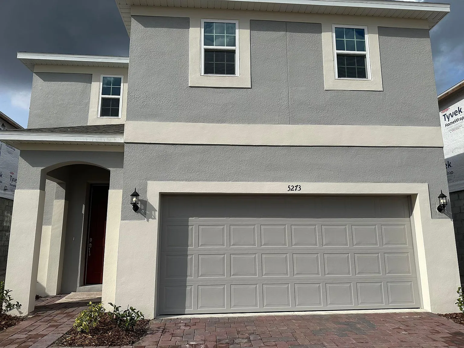 4 bed, 2.5 bath, 2200 sqft, $2,499 — Photo 1