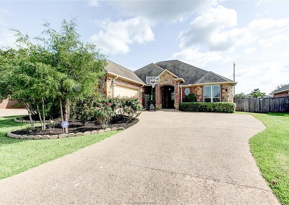 1st image of 2452 Stone Castle Cir