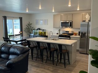 1895 N Ten Hens Ave, Tooele, UT 84074