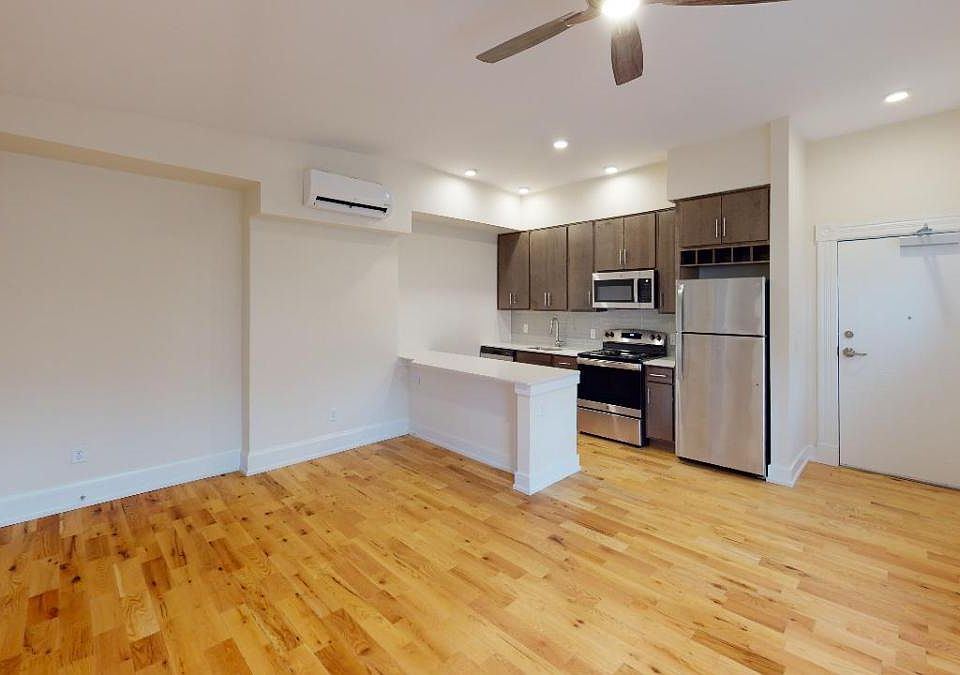 2nd image of 1200 Broadway St #555-402