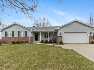 2004 Brunsink Dr NE, Grand Rapids, MI 49503