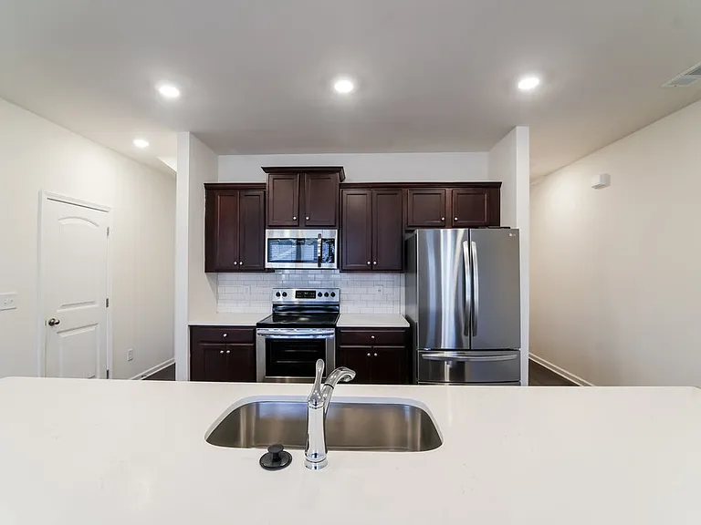 410 Ruths Blvd — Photo 7