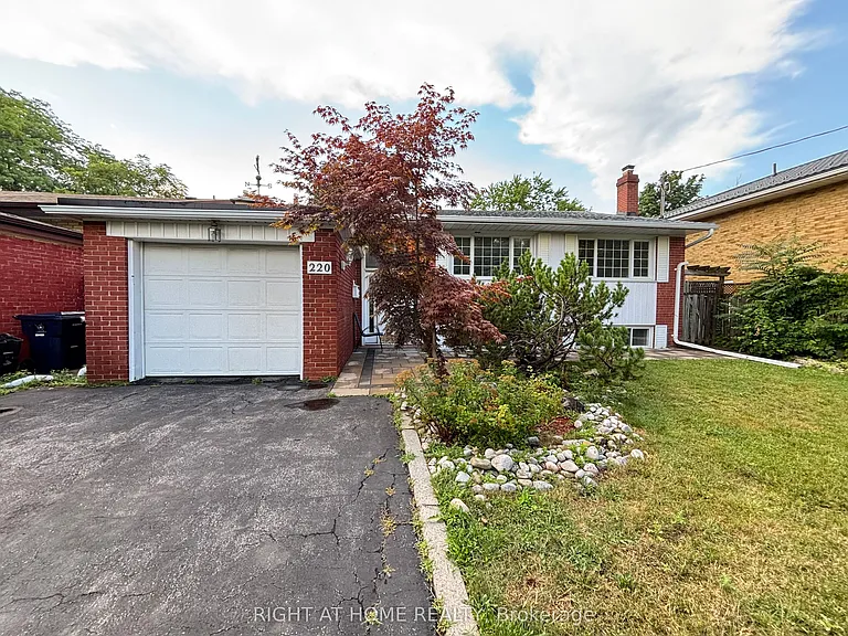 220 Newton Dr — Photo 1