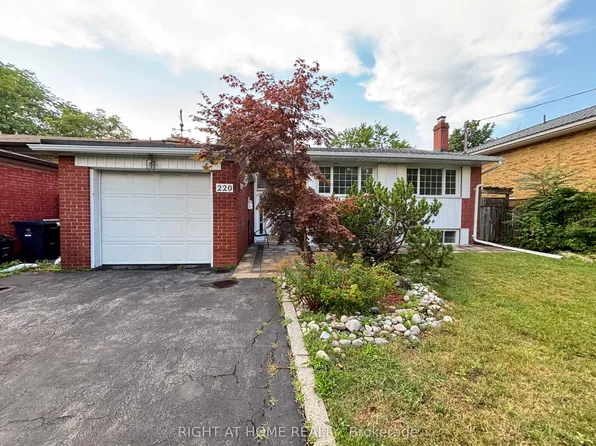220 Newton Dr, Toronto, ON M2M 2P3