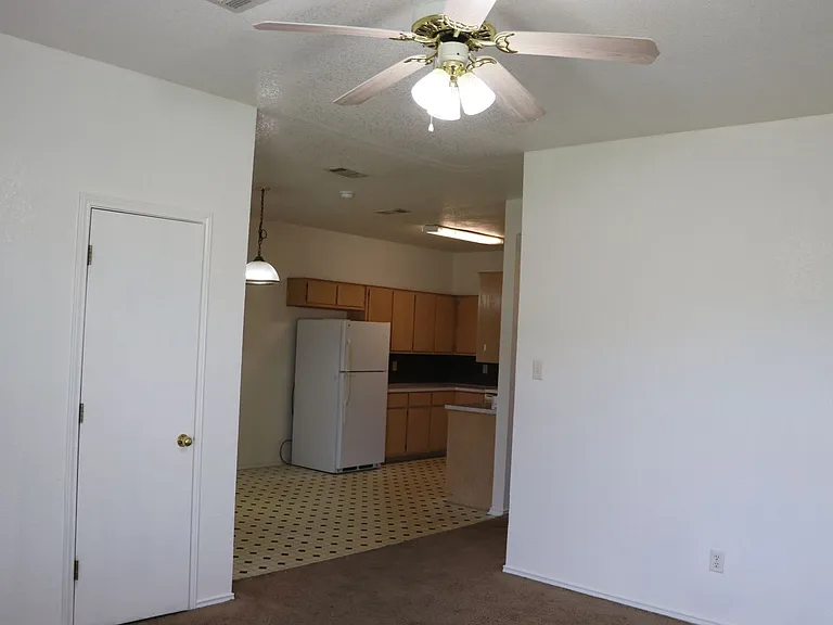 2802 Edgefield St — Photo 4