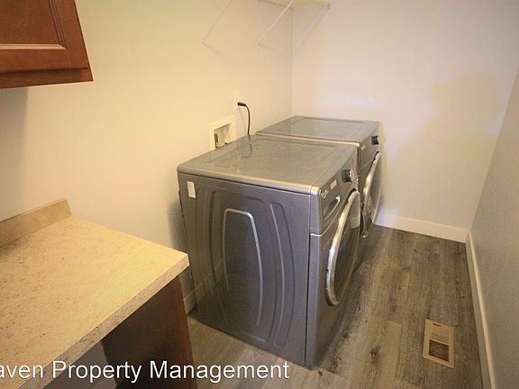 5th image of 20918 1st Ave S