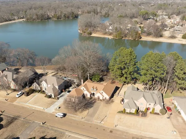 8746 River Hollow Dr, Cordova, TN 38016