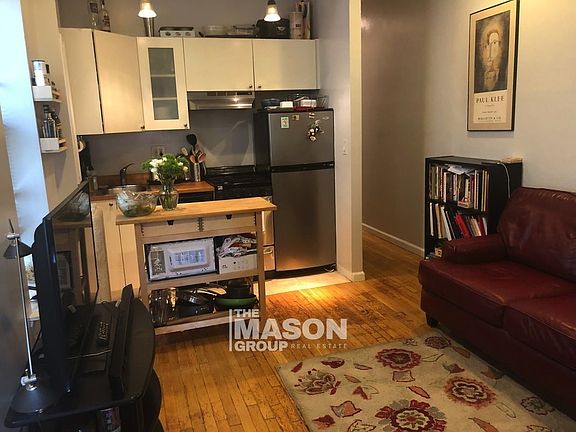 2nd image of 70 W 109th St APT 33