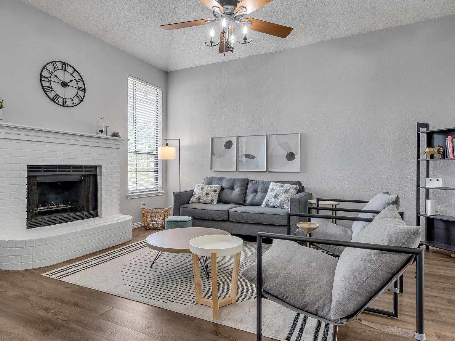 501 Kelley Ct — Photo 2