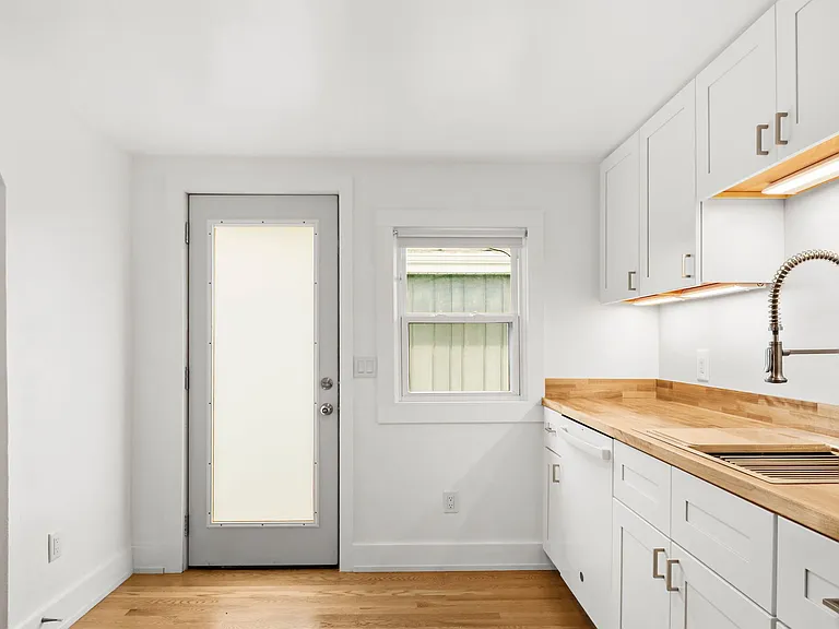 2710 Union St #1 — Photo 10