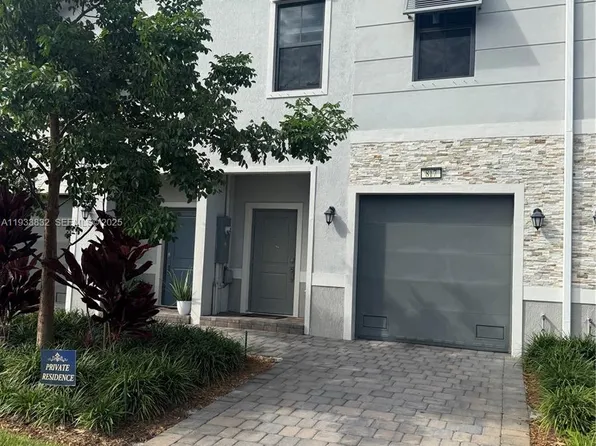 817 NW 3rd Way, Pompano Beach, FL 33060