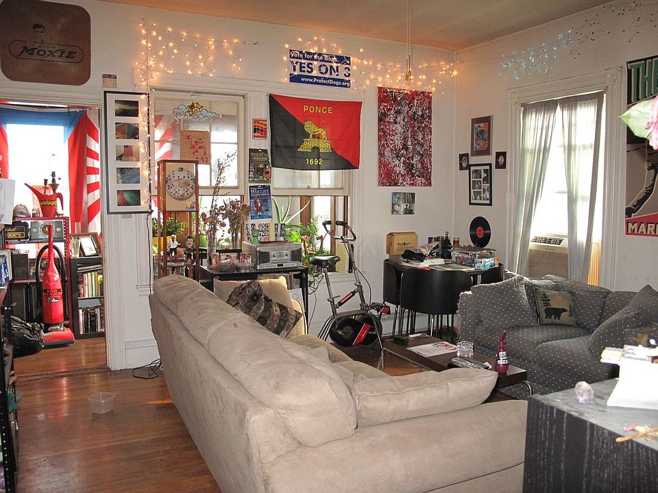 2nd image of 20 Fremont St #3