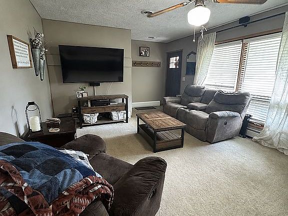 2nd image of 407 S G St
