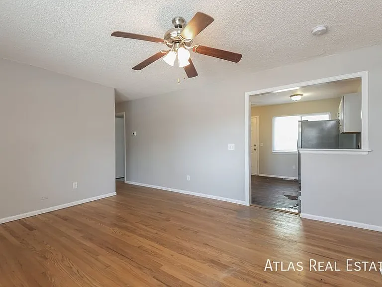 730 S Oakland St — Photo 21