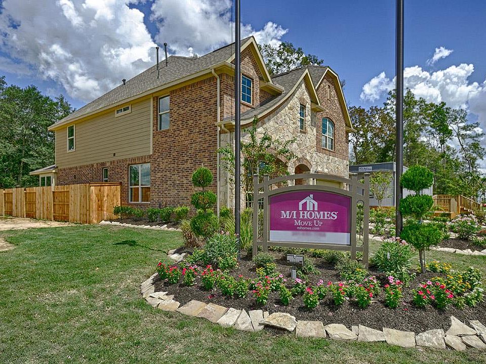 Located on 1102 in Woodridge Forest in Porter, TX