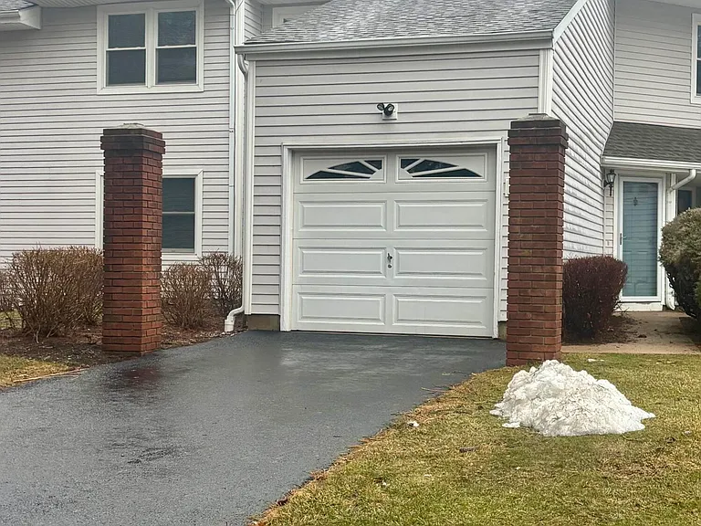1 Upperbrook Ct — Photo 1