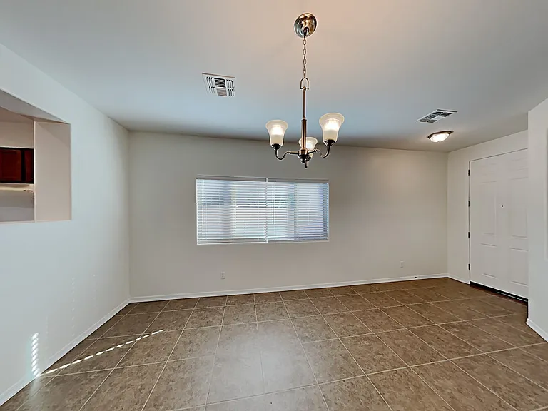 868 W Basswood Ave — Photo 5