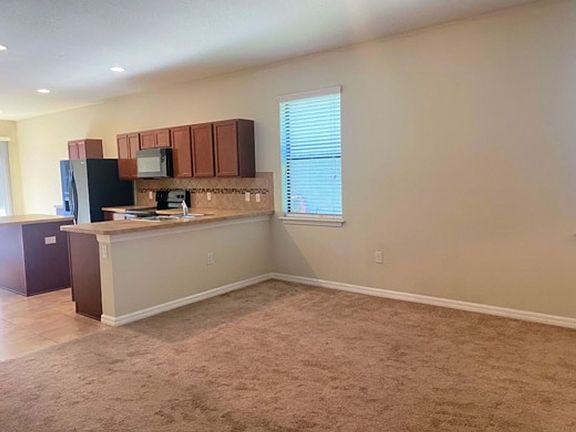 4th image of 6302 Magnolia Park Blvd
