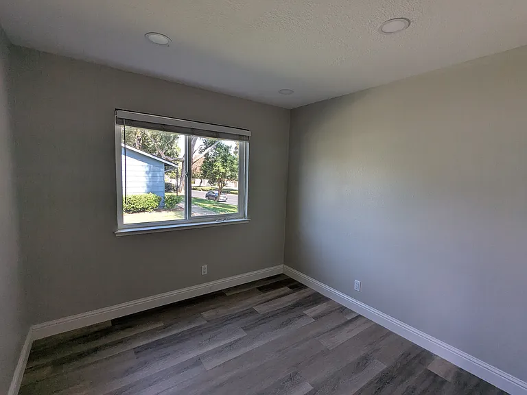 1297 Spring Valley Cmn — Photo 16