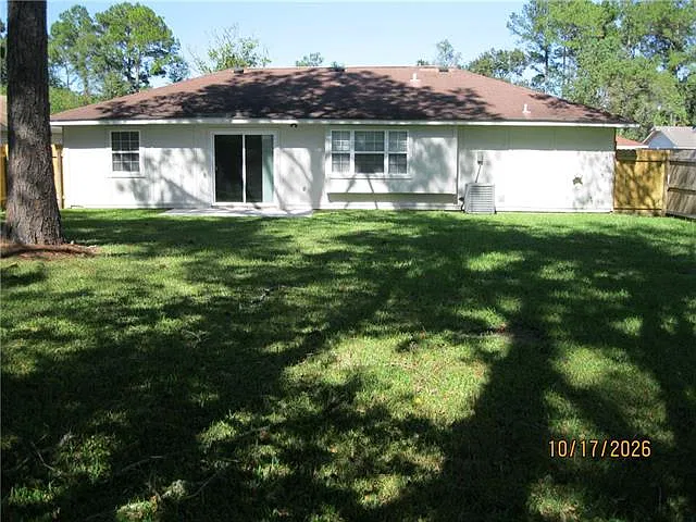 3 bed, 2.0 bath, 1100 sqft, $1,700 — Photo 3