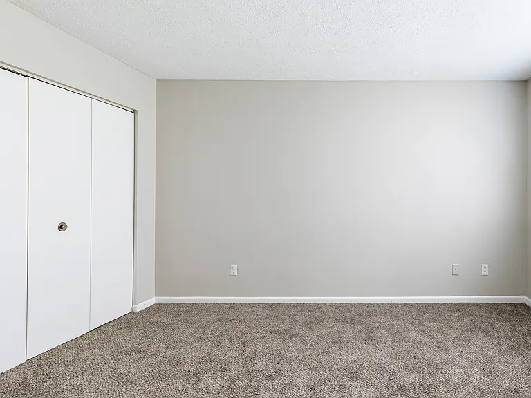 Emerson Village Apartments — Photo 3