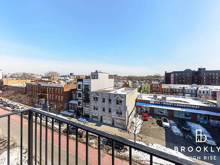 1010 Rogers Ave #4E — Photo 8