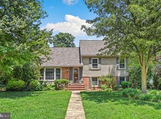910 Croton Dr, Alexandria, VA 22308
