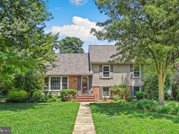 910 Croton Dr, Alexandria, VA 22308