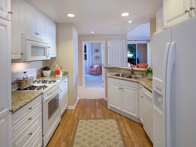 Portola Place Apartment Homes — Photo 17