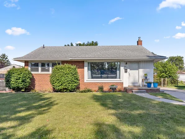 6615 Golfview St, Garden City, MI 48135