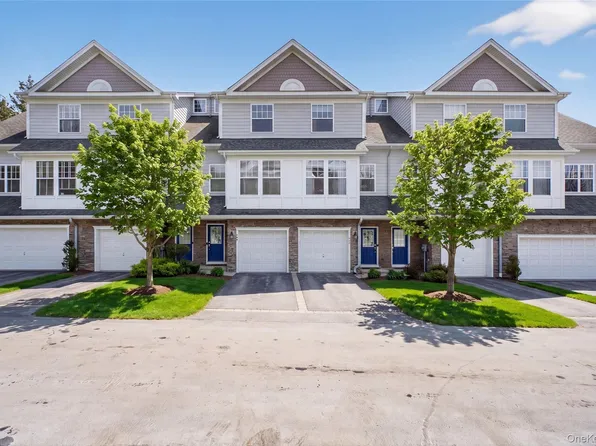 310 Bridgeview Drive, Poughkeepsie, NY 12601