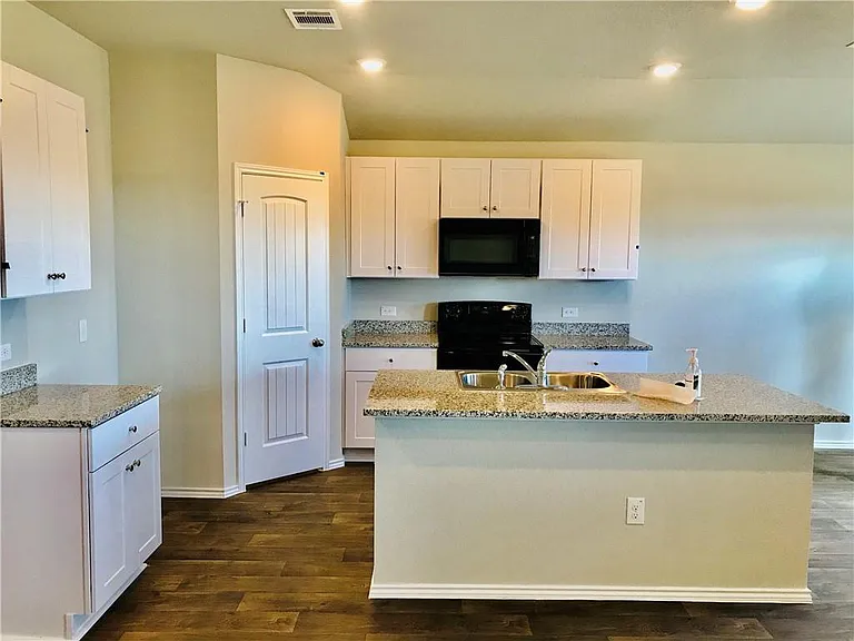 6009 Xene Dr — Photo 2