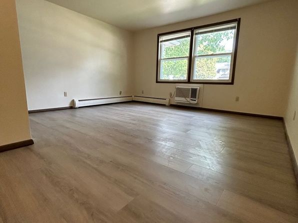 207 Fort Howard Ave #7