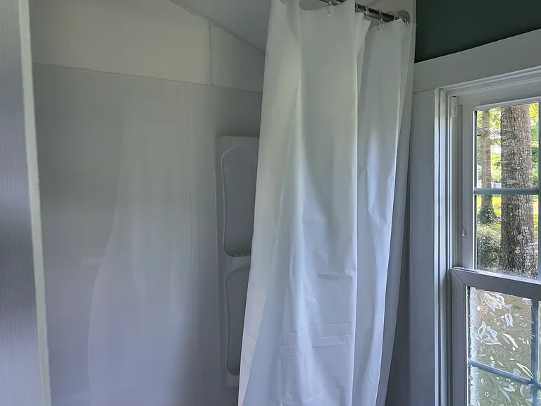 1112 Wilson Ln — Photo 10