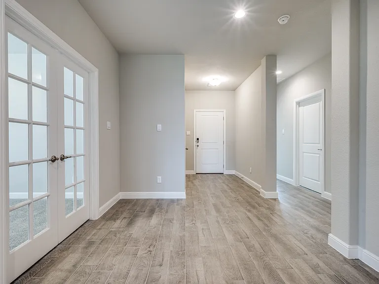 5242 Crystal Lake Ave — Photo 8